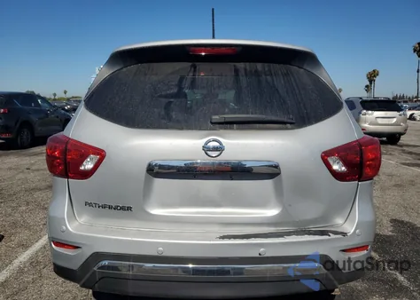 2017 Nissan Pathfinder S z USA, uszkodzony, nr VIN 5N1DR2MM3HC672902